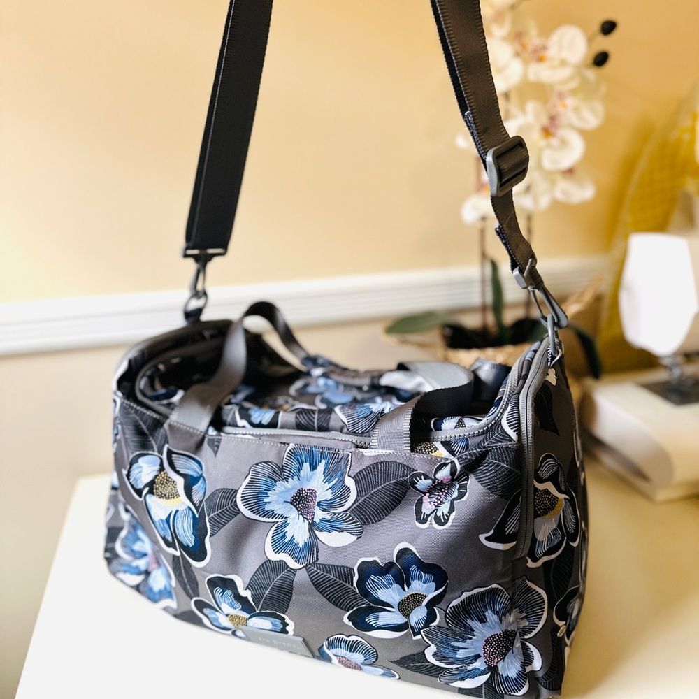 Vera Bradley Gray & Blue Blooms Shower ReActive Small Gym/Weekender/Travel Bag
